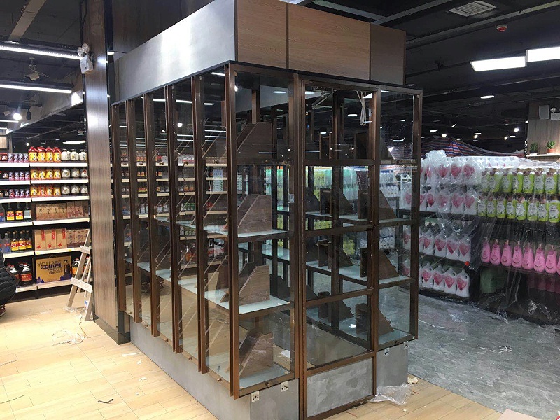 烟酒店货架