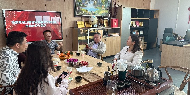 乡关怀促发展，砥砺前行谱新篇